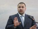 Київ заробляє на війні, ігноруючи мільйони покалічених життів – екс-міністр