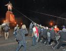 В Одеській області самооборона Майдану розтрощила пам’ятник Леніну (ВІДЕО)