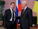 Медведєв відверто сказав Азарову, що Україна повинна або увійти до МС, або ні