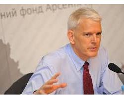 Екс-посол США закликав Вашингтон надати Україні летальну зброю