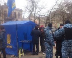 В Одесі невідомі атакували «свободівських» агітаторів (ФОТО)