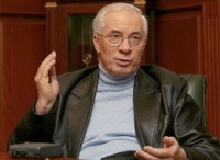 Азаров не проти заборонити ВО "Свобода"