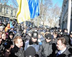 В Одесі активісти Автомайдану вимагають звільнити Рєзвушкіна (ФОТО)