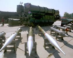 Конгрес США закликав почати постачання зброї Україні