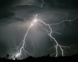 В наслідок зливу в Китаї загинуло 50 осіб