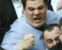 Опозиція вже ледве не побилась між собою