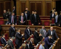 Російська мова стала робочою в уряді України