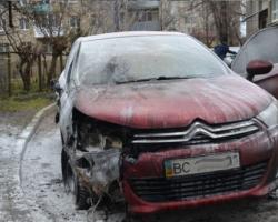 На Львівщині підпалили автівку журналіста (ФОТО)