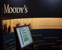 «Moody's» знизило рейтинг РФ з рівня Baa3 до Ba1 з негативним прогнозом