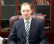 Яценюк вимагає створення окремої комісія, яка б розслідувала загибель шахтаря-інваліда у Донецьку