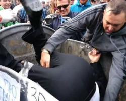 В Одесі невідомі піддали суддю «сміттєвій люстрації»