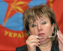 Лідер ПСПУ вважає, що Україні потрібна жінка-президент
