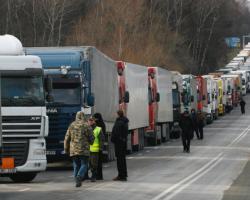На виїзд до Криму спостерігаються величезні черги