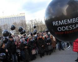 Жертв 2 травня вшановували під охороною міліції (ФОТО, ВІДЕО)