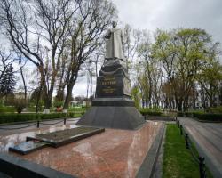 У Києві пройшов мітинг проти демонтажу пам'ятника генералу Ватутіну (ФОТО)