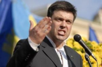 Тягнибок під ЦВК полаяв Путіна, що "СВобода" не потрапила до парламенту