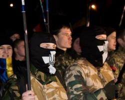 «Правий сектор» пройшов маршем по центру Одеси (ФОТО)