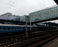 У Донецьку артилерійський снаряд потрапив у будівлю залізничного вокзалу