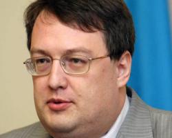 Геращенко: Якщо хтось спробує захопити Харків, він буде знищений на місці