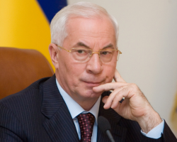 Азаров попереджає олігархів, що потрібно буде ділитися з пересічними українцями