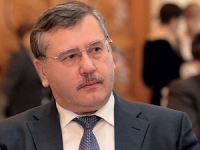 Українську землю хоче скупити кілька сімей – Гриценко