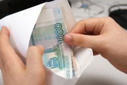 В Росії введуть штрафи за зарплати в конвертах