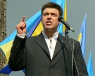 Тягнибок згадав червоний прапор