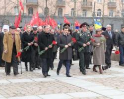 Миколаївські комуністи намагалися зірвати провладний мітинг до 71-річчя визволення міста від фашистів (ВІДЕО, ФОТО)