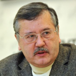 Гриценко не радить українцям продавати свою землю