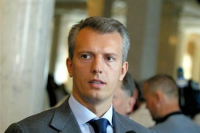 Перший віце-прем’єр-міністр вважає, що біометричні паспорти повинні бути якнайшвидше