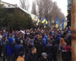 В Білгород-Дністровському мешканці вийшли на масовий мітинг проти законодавчих ініціатив влади (ВІДЕО)
