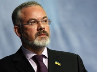 Табачник не бачить різниці між виразами «в Україні» і «на Україні»