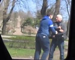 У Миколаєві водій маршрутки побив пасажира (ВІДЕО)